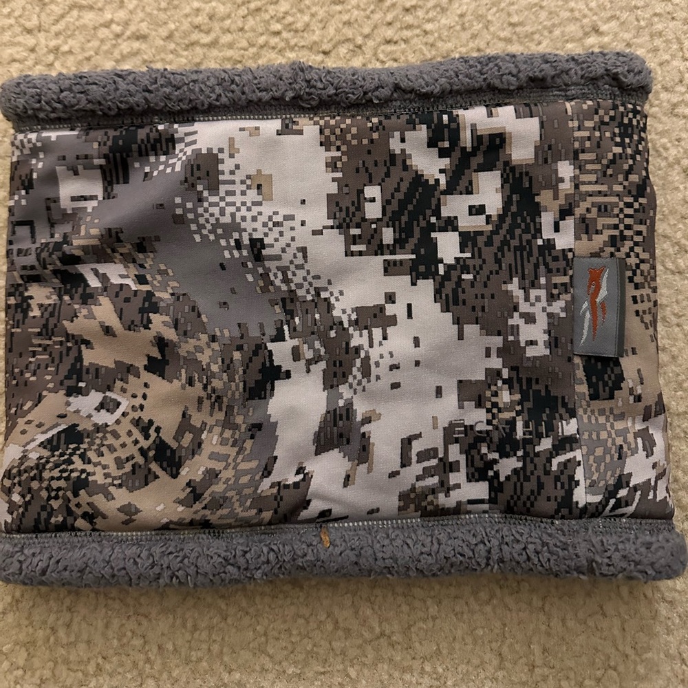 Sitka insulated Berber fleece insulated neck gaiter EVII elevated whitetail